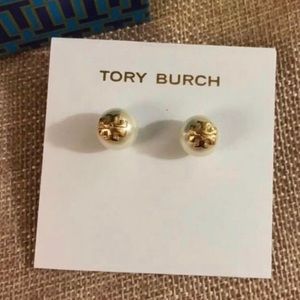 Tory Burch pearl studs earrings